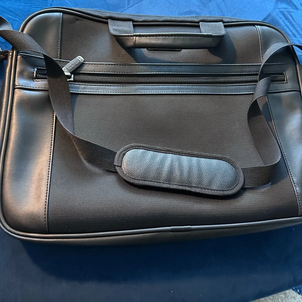 Kenneth Cole Reaction Black Laptop Bag